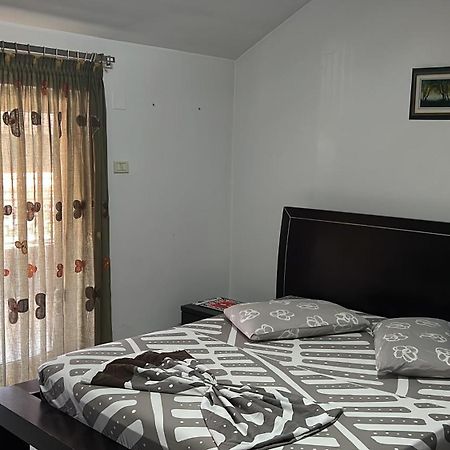 Et Apartaments Tirana Exteriör bild