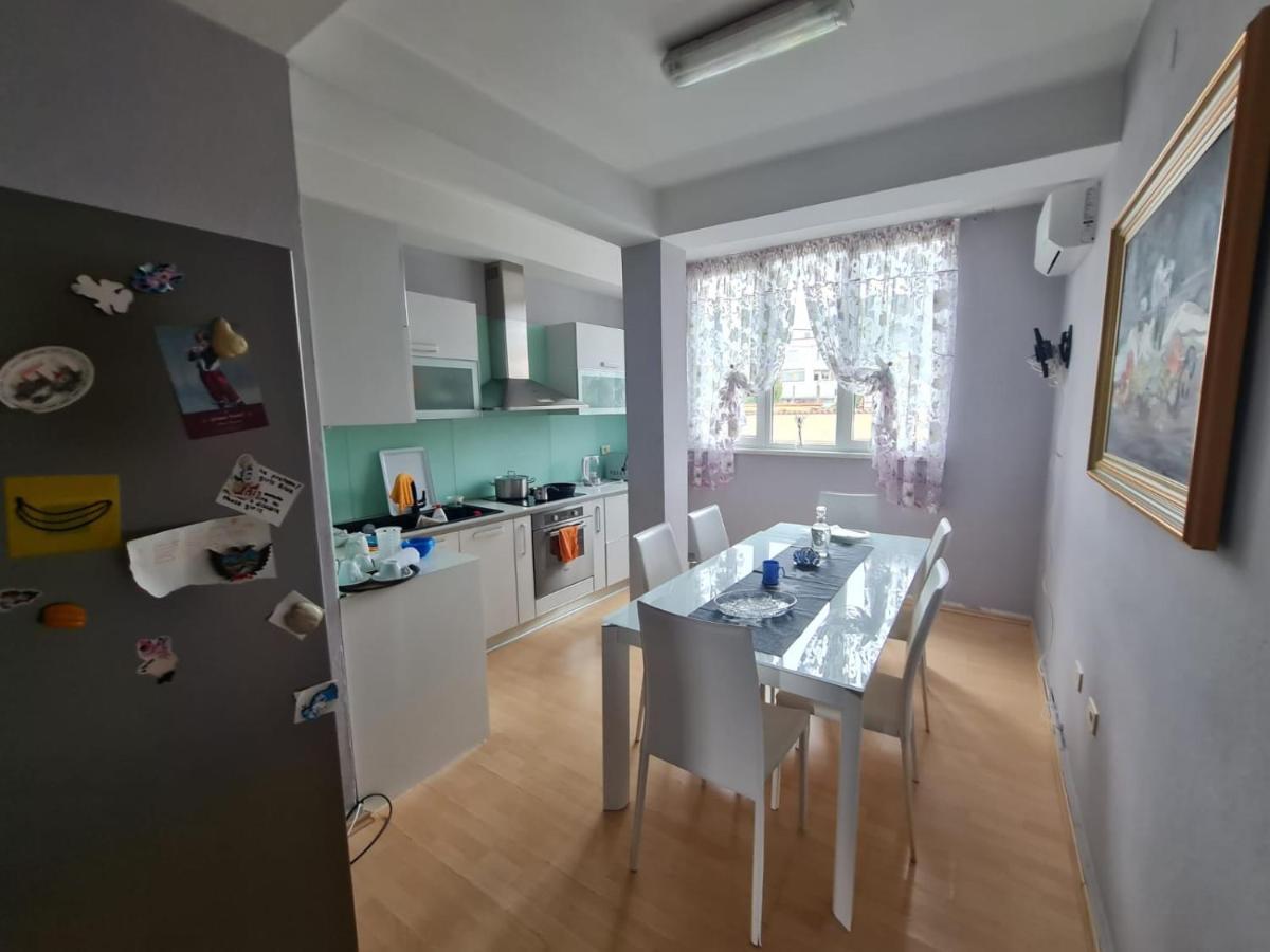 Et Apartaments Tirana Exteriör bild