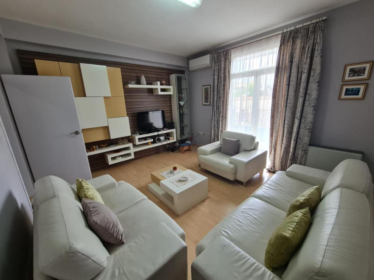 Et Apartaments Tirana Exteriör bild