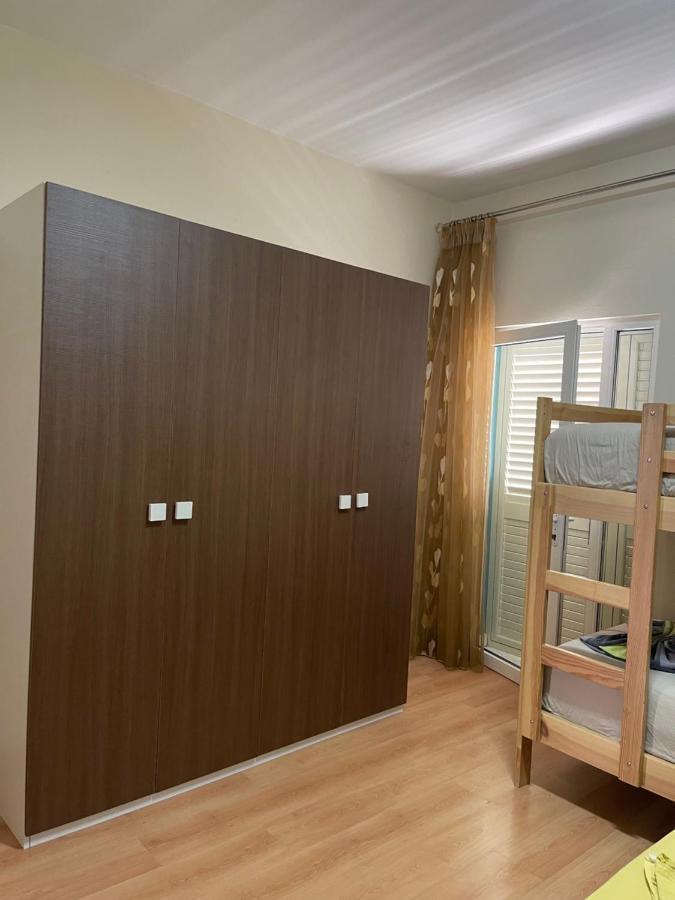 Et Apartaments Tirana Exteriör bild