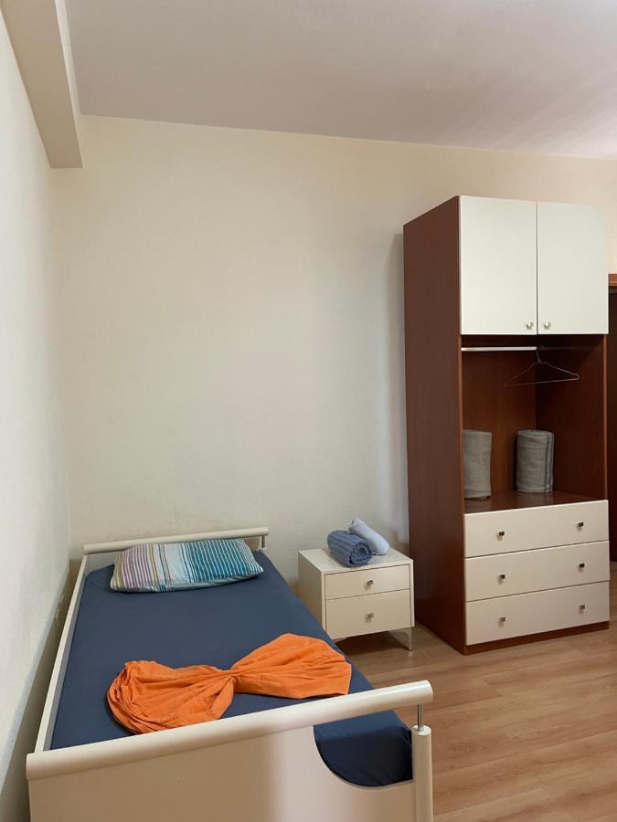 Et Apartaments Tirana Exteriör bild