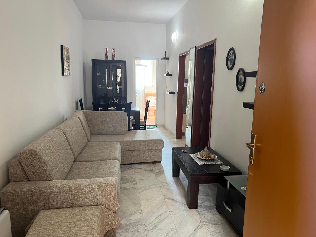 Et Apartaments Tirana Exteriör bild